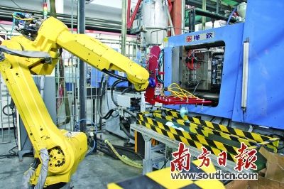 工業機器人的革命 一機替代六人，量產效率躍升